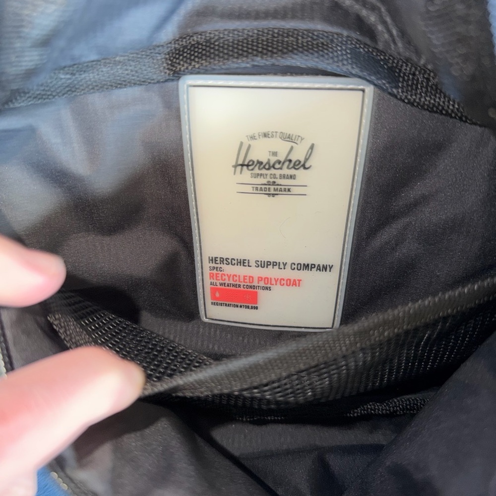 Herschel Olive Green Men's Waist Pack with Black Trim - Picture 4 of 7